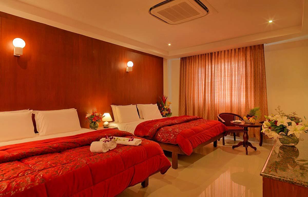 Dhanunjayas Luxury Hotel Hosūr المظهر الخارجي الصورة